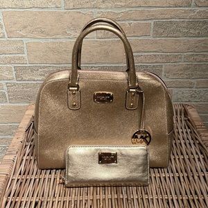 EUC Michael Kors GOLD Bundle 🔥🔥